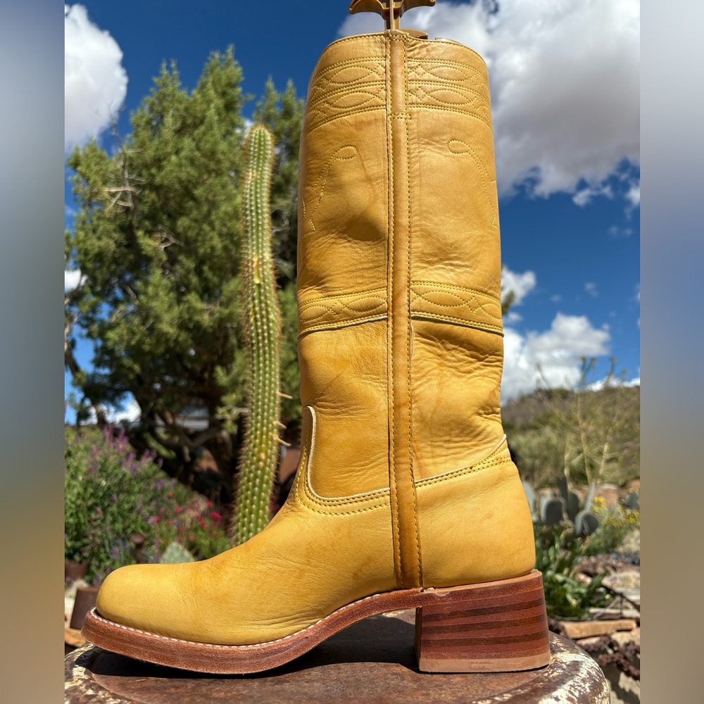 FRYE πΊπΈ Campus Longhorn Stitch Boots In Banana - Picture 8 of 16